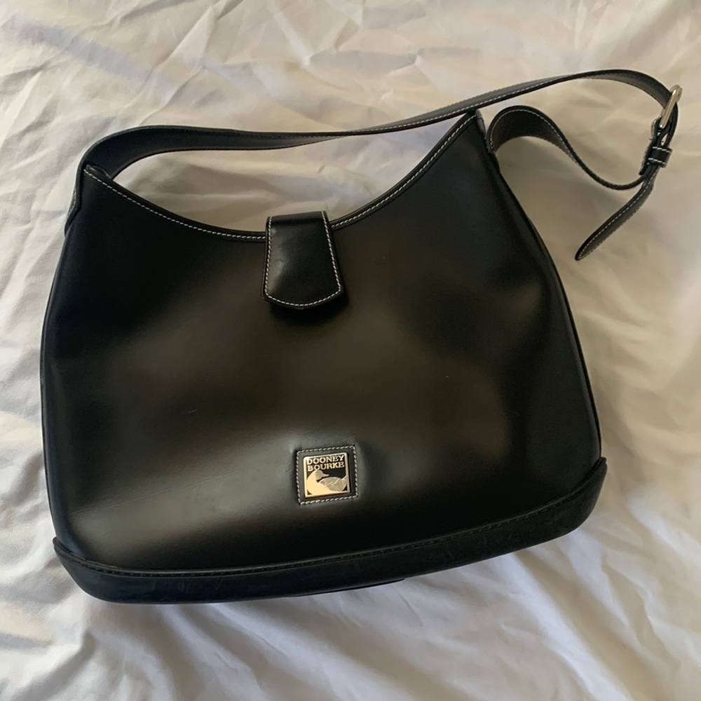 VINTAGE Dooney Bourke Bag!!